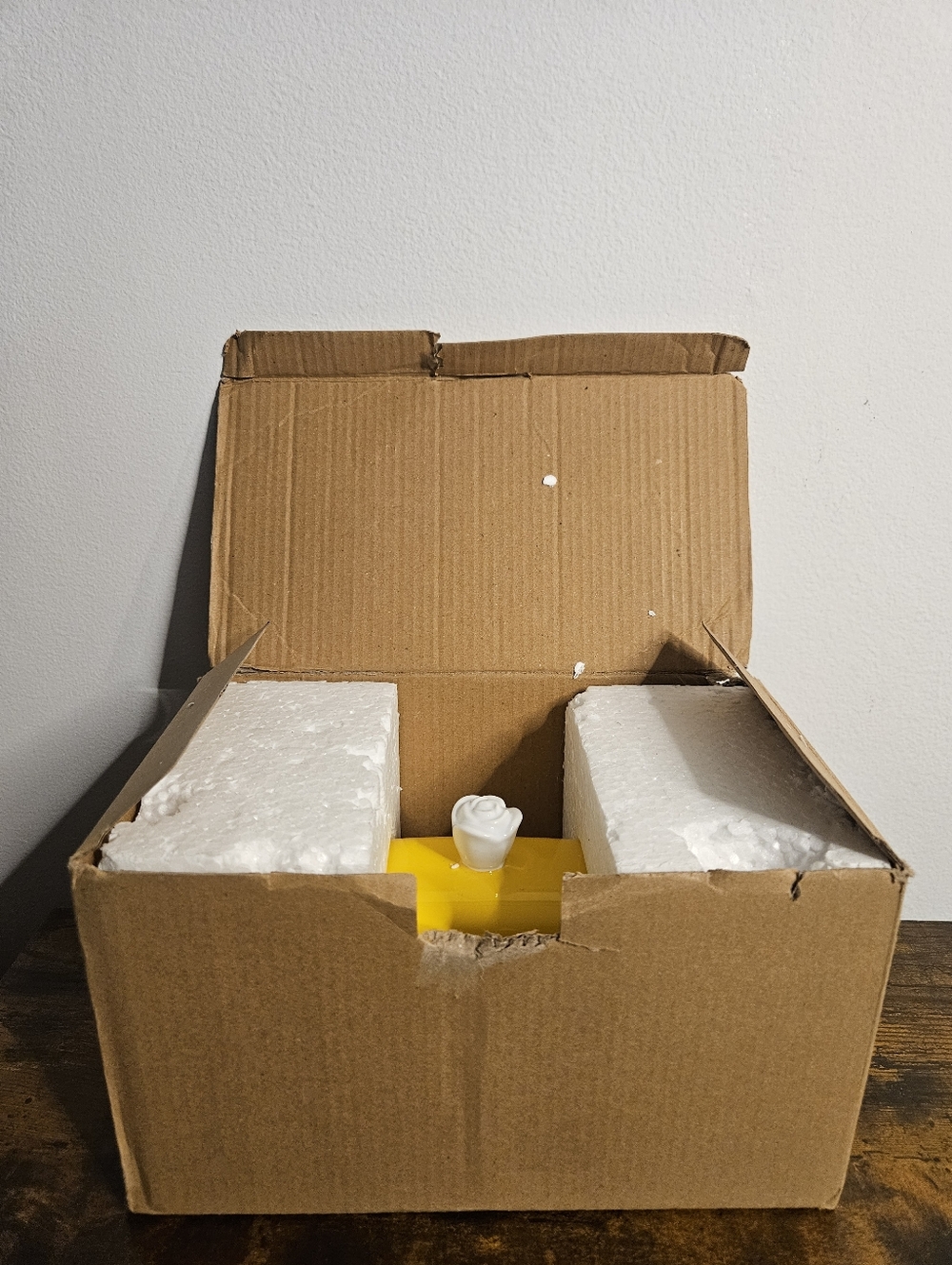 Yellow 'Butter' Ceramic Butter Dish with Floral Detail With Butter Knife NIB - Picture 5 of 5